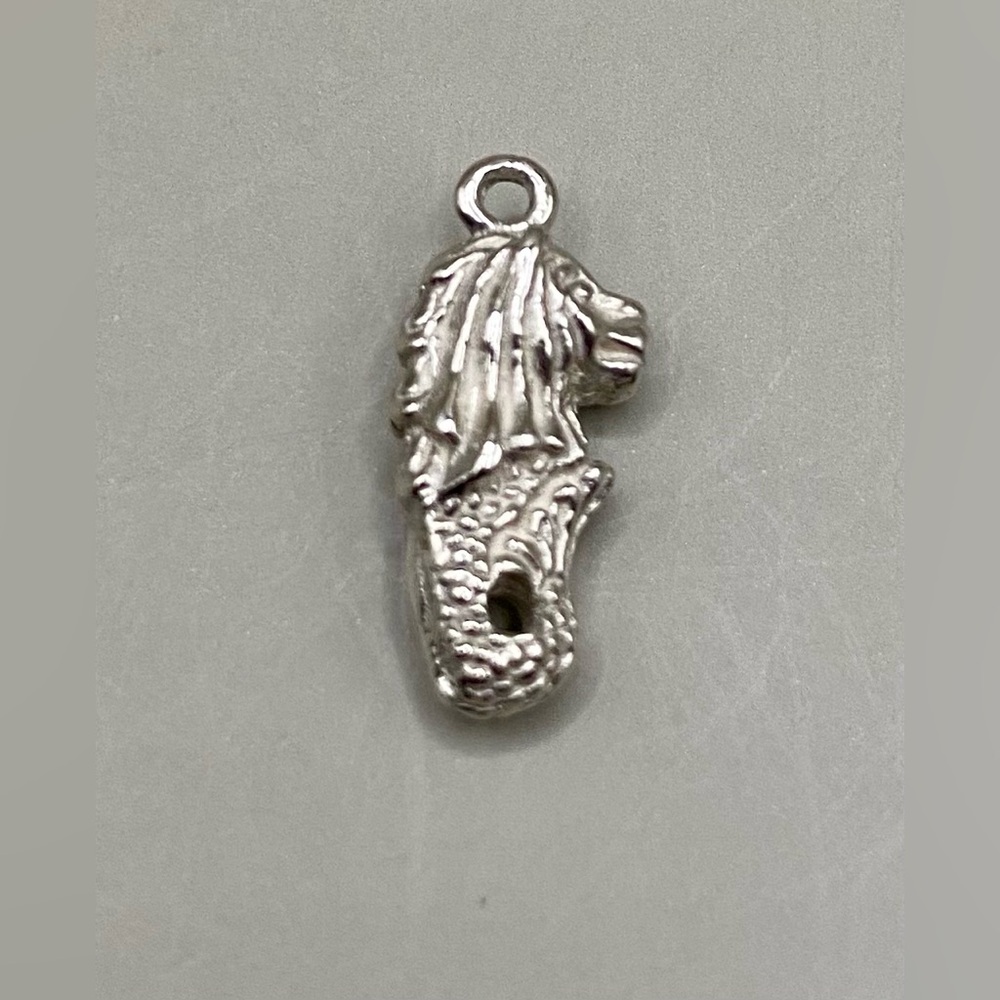 MERLION STERLING SILVER CHARM; Vintage; Excellent condition; Never worn. - Picture 6 of 6